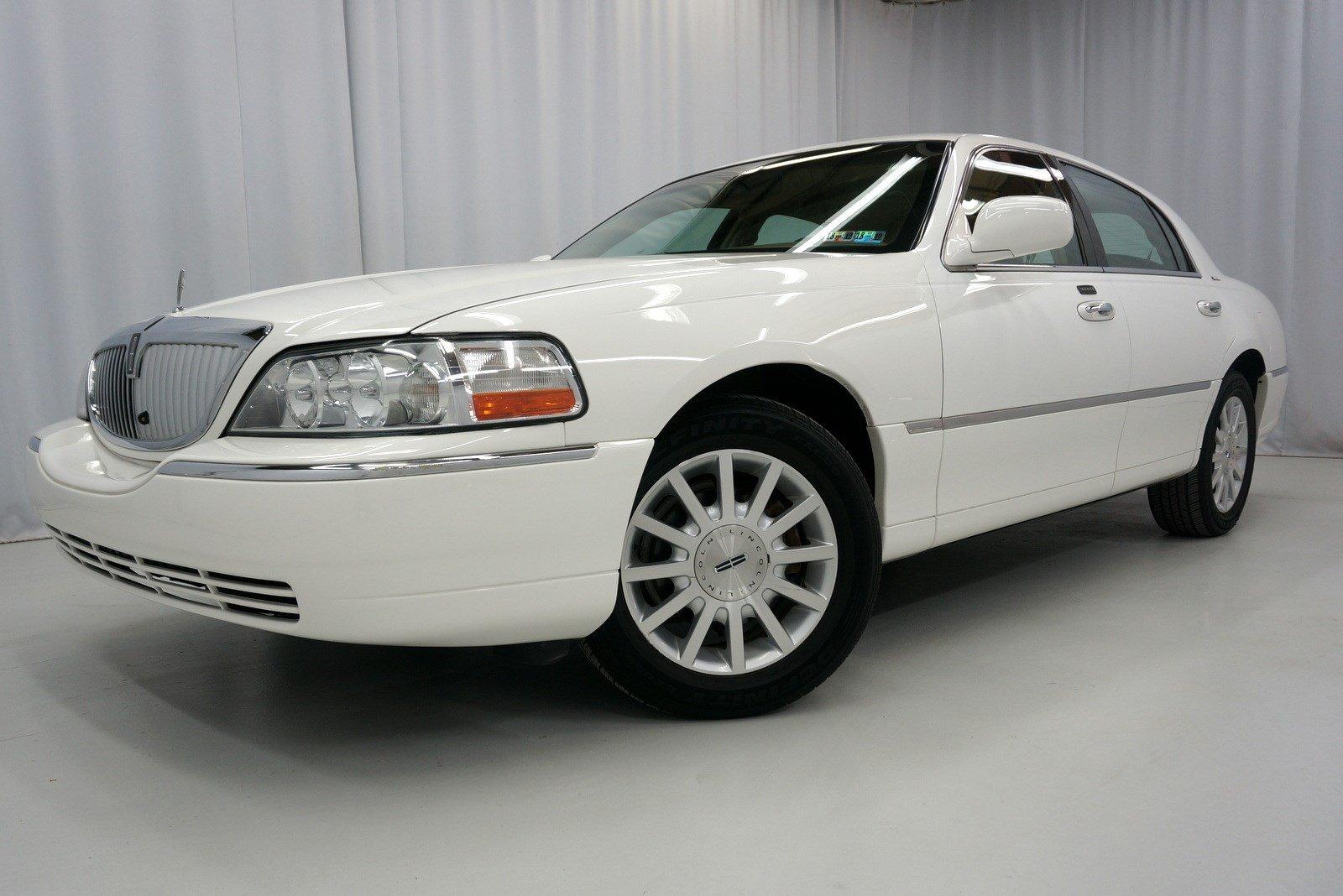 2007 Lincoln Town Car Signature Stock # Y610072 for sale near King of