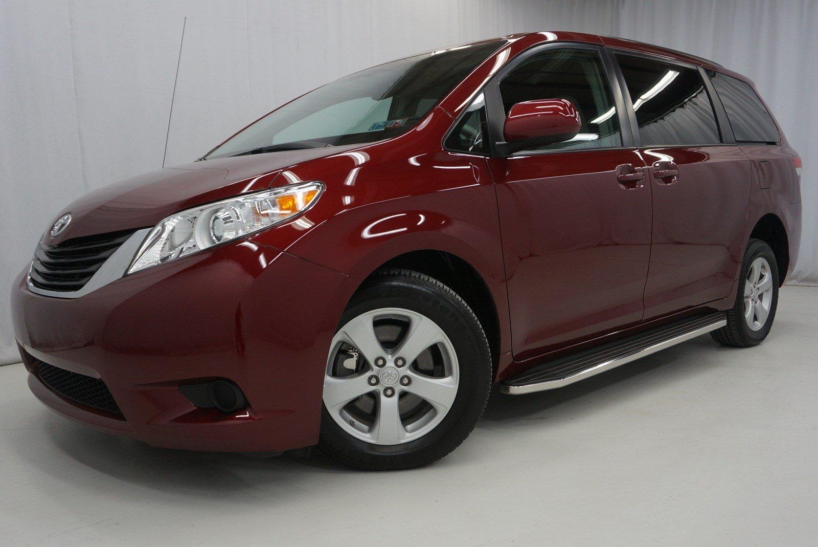 Used 2011 toyota sienna xle sales for sale