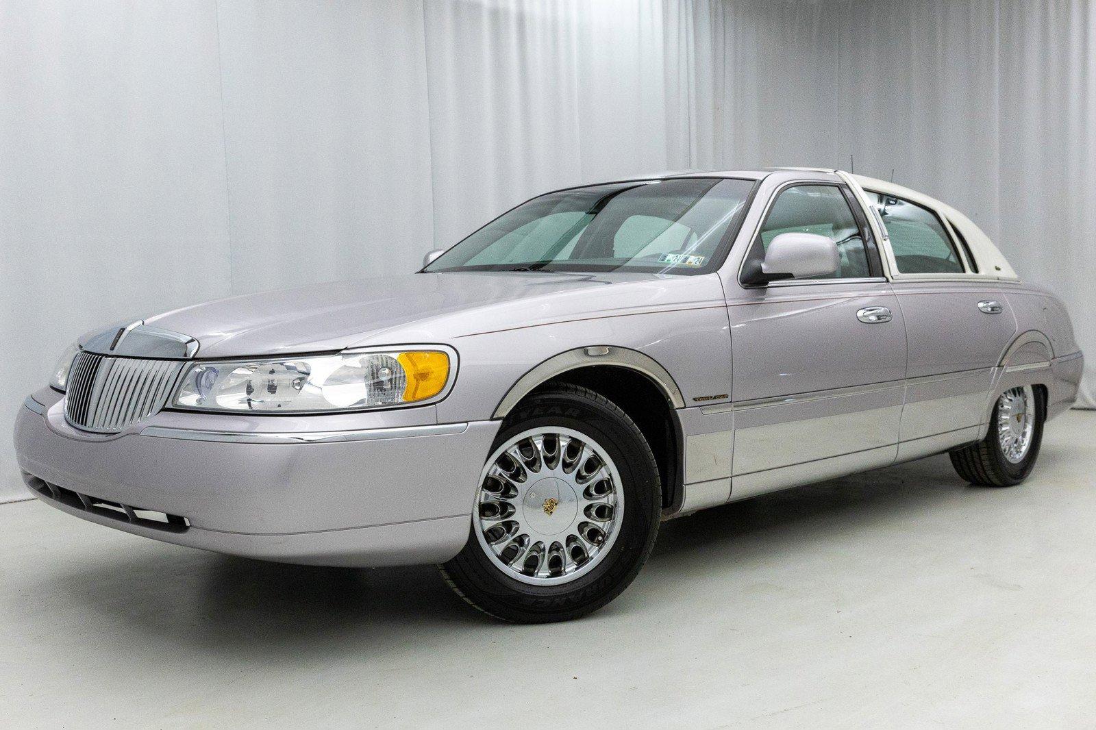 Lincoln Town Car 1999