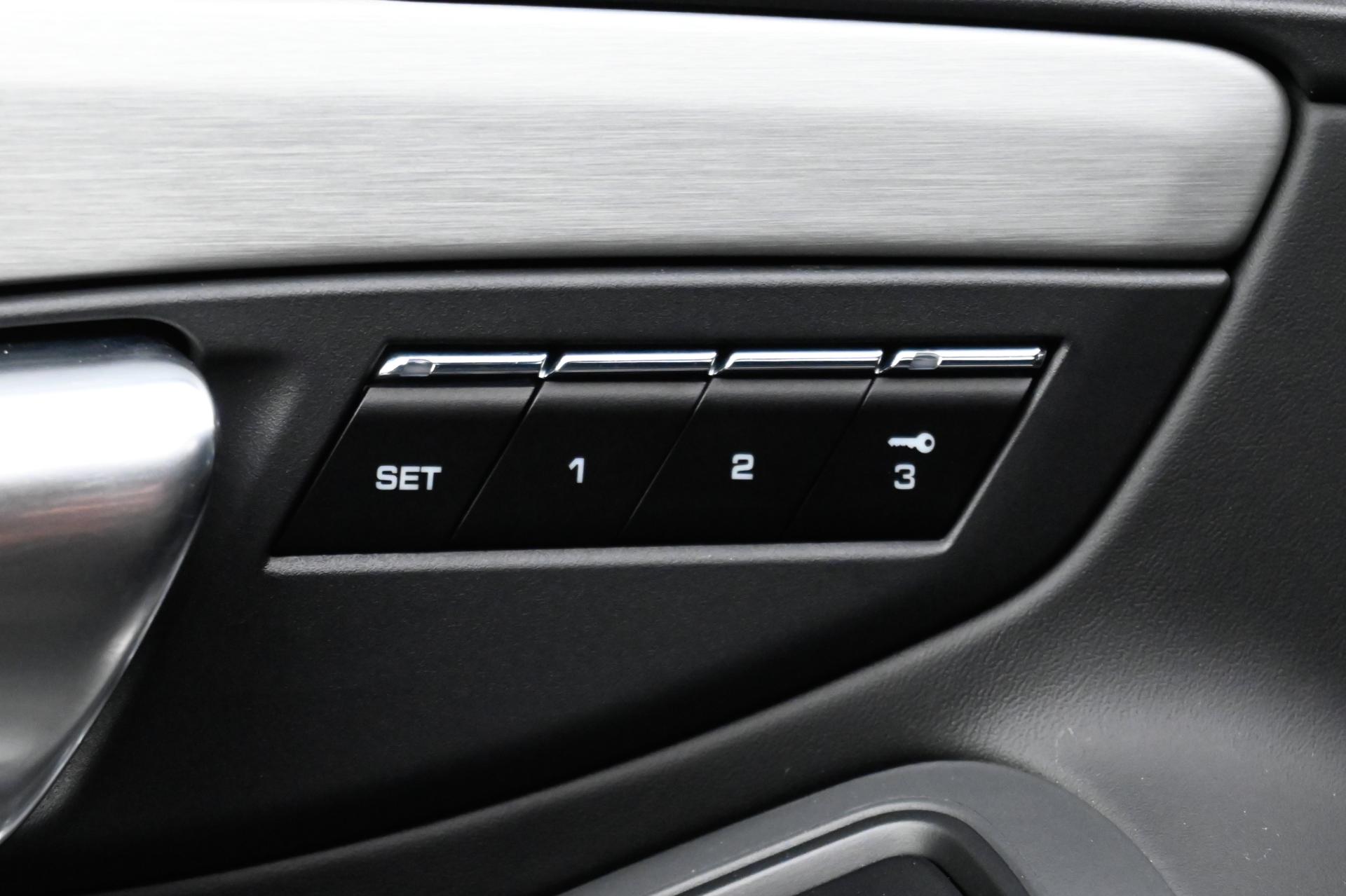 2014 Porsche 911 Anniversary Edition photo 20