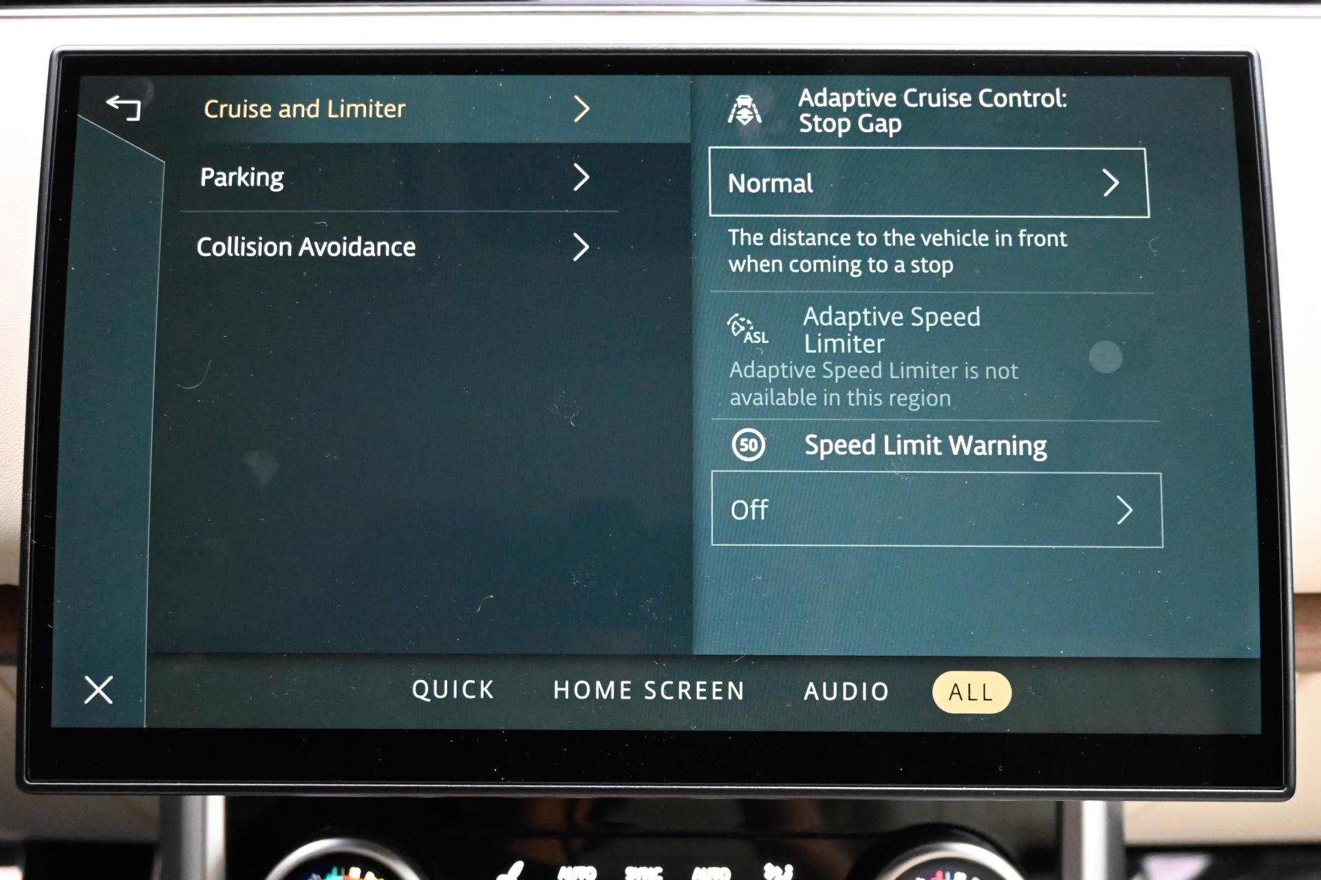 2023 Land Rover Range Rover SE photo 15