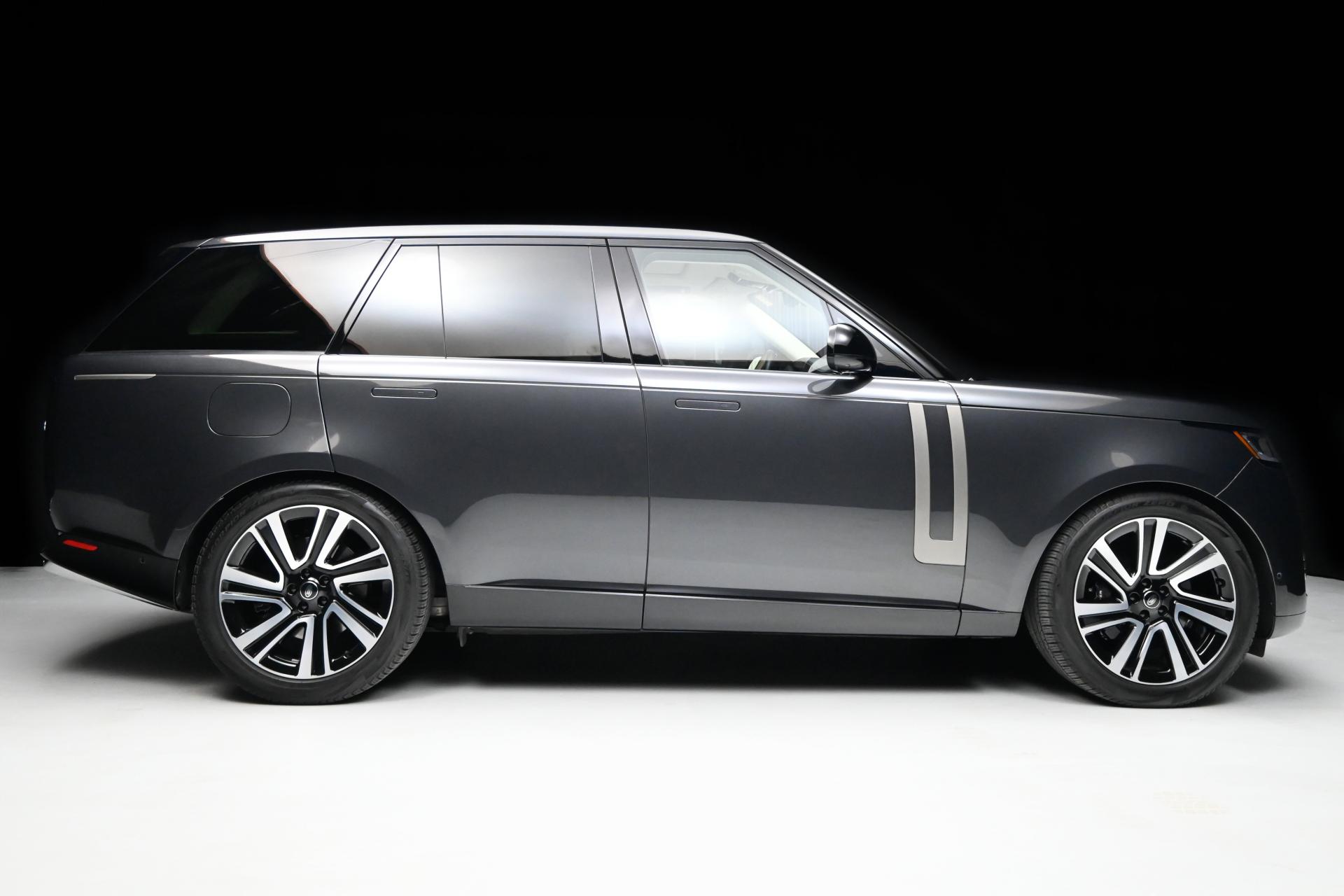 2023 Land Rover Range Rover SE photo 24