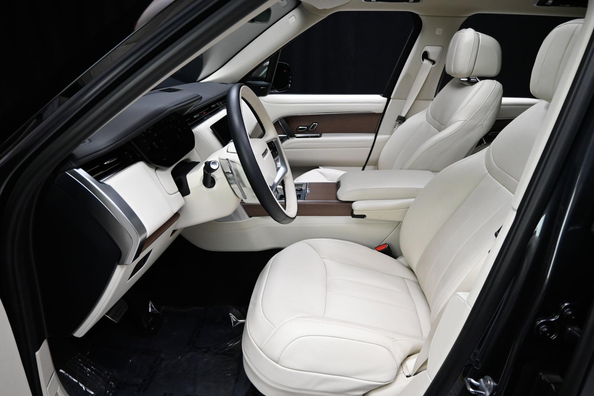 2023 Land Rover Range Rover SE photo 39