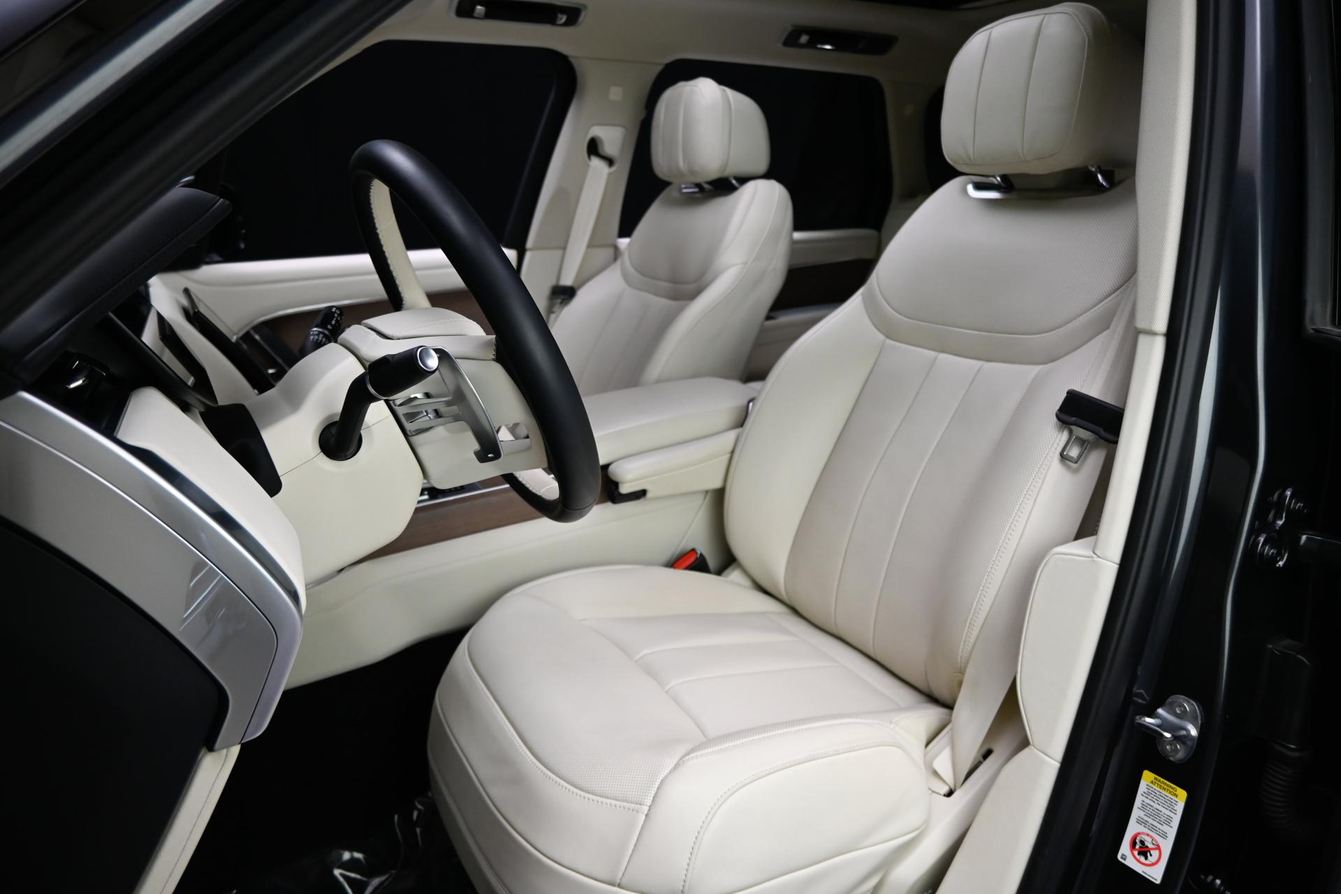 2023 Land Rover Range Rover SE photo 40