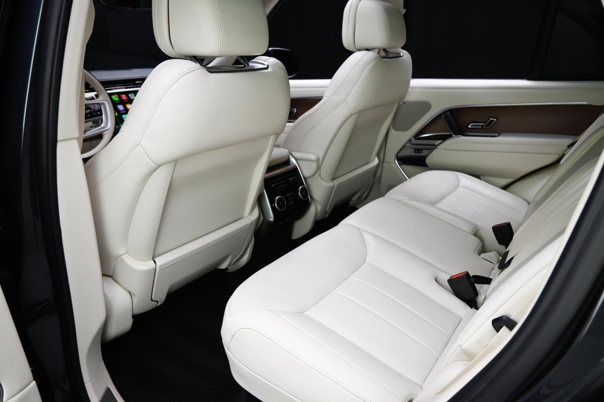 2023 Land Rover Range Rover SE photo 45