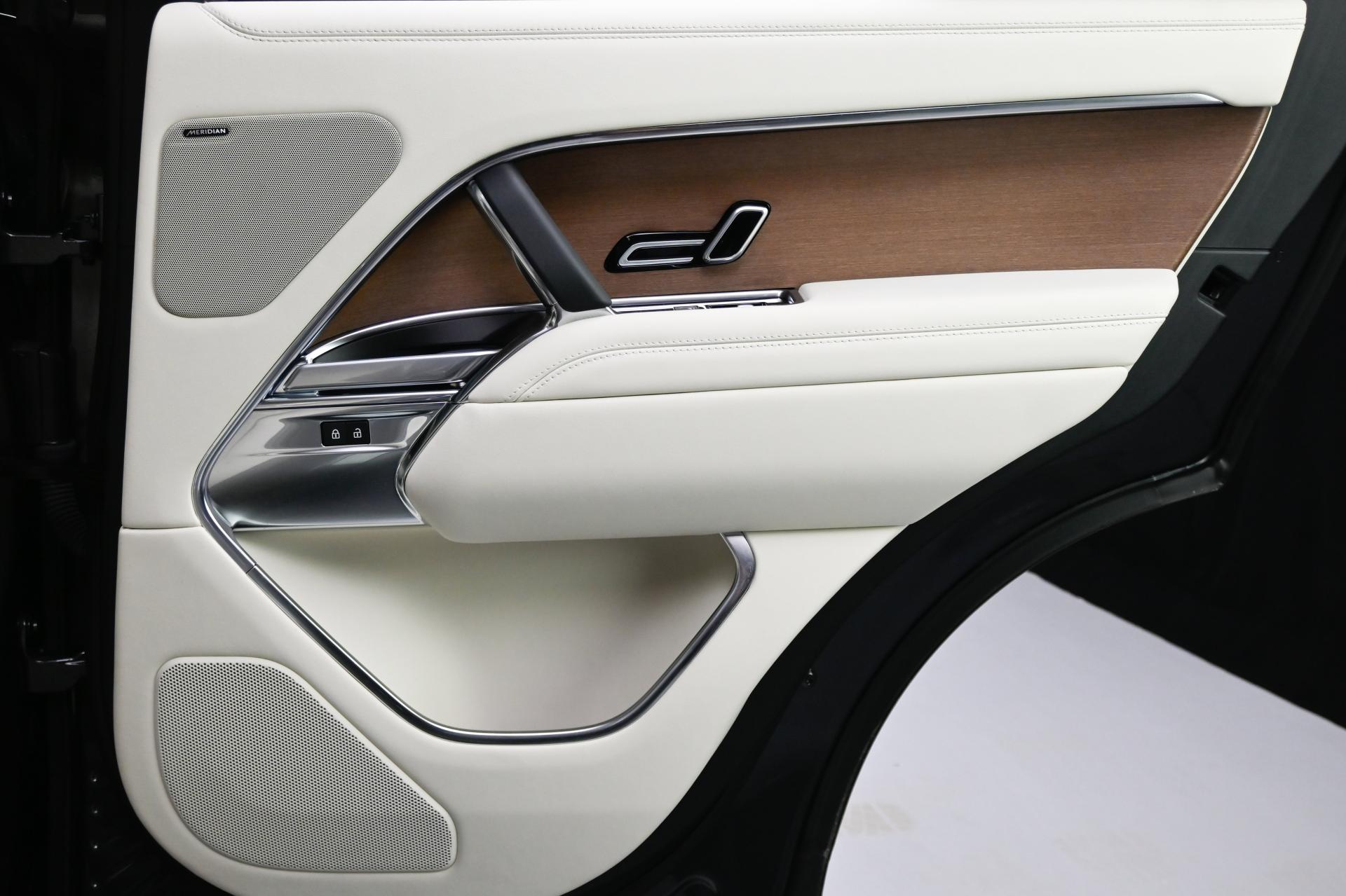 2023 Land Rover Range Rover SE photo 52