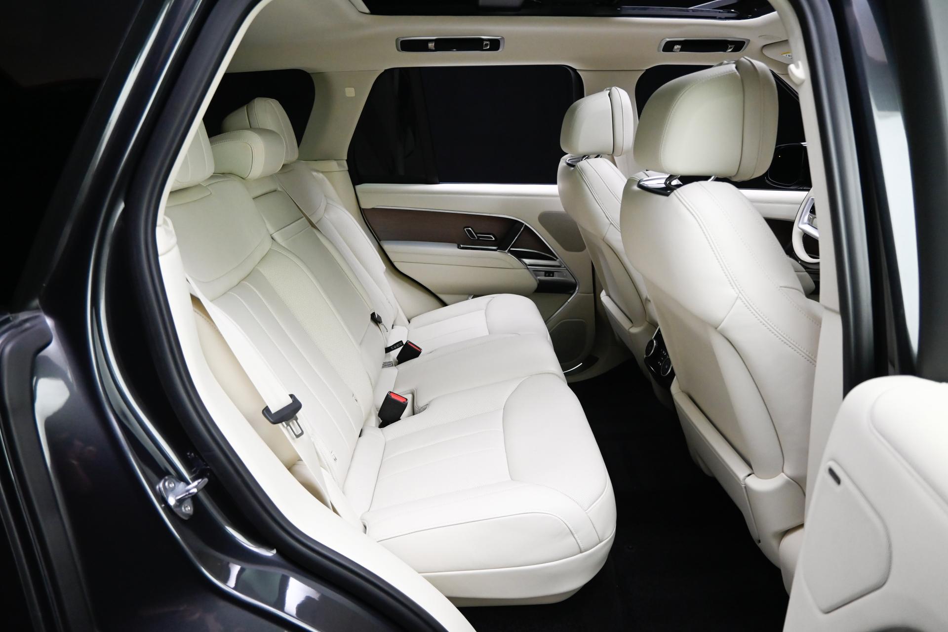 2023 Land Rover Range Rover SE photo 55