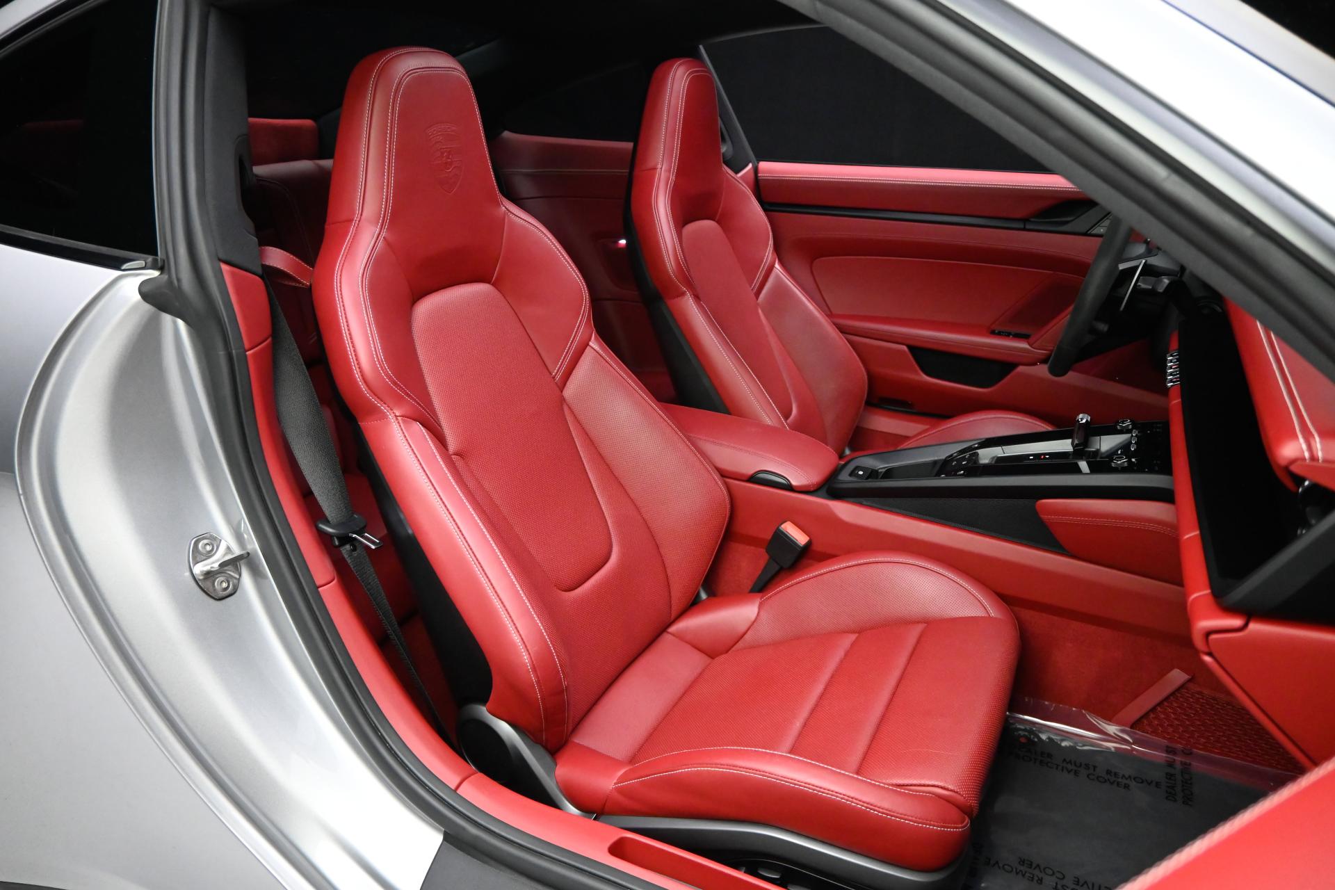 2022 Porsche 911 4 GTS photo 7