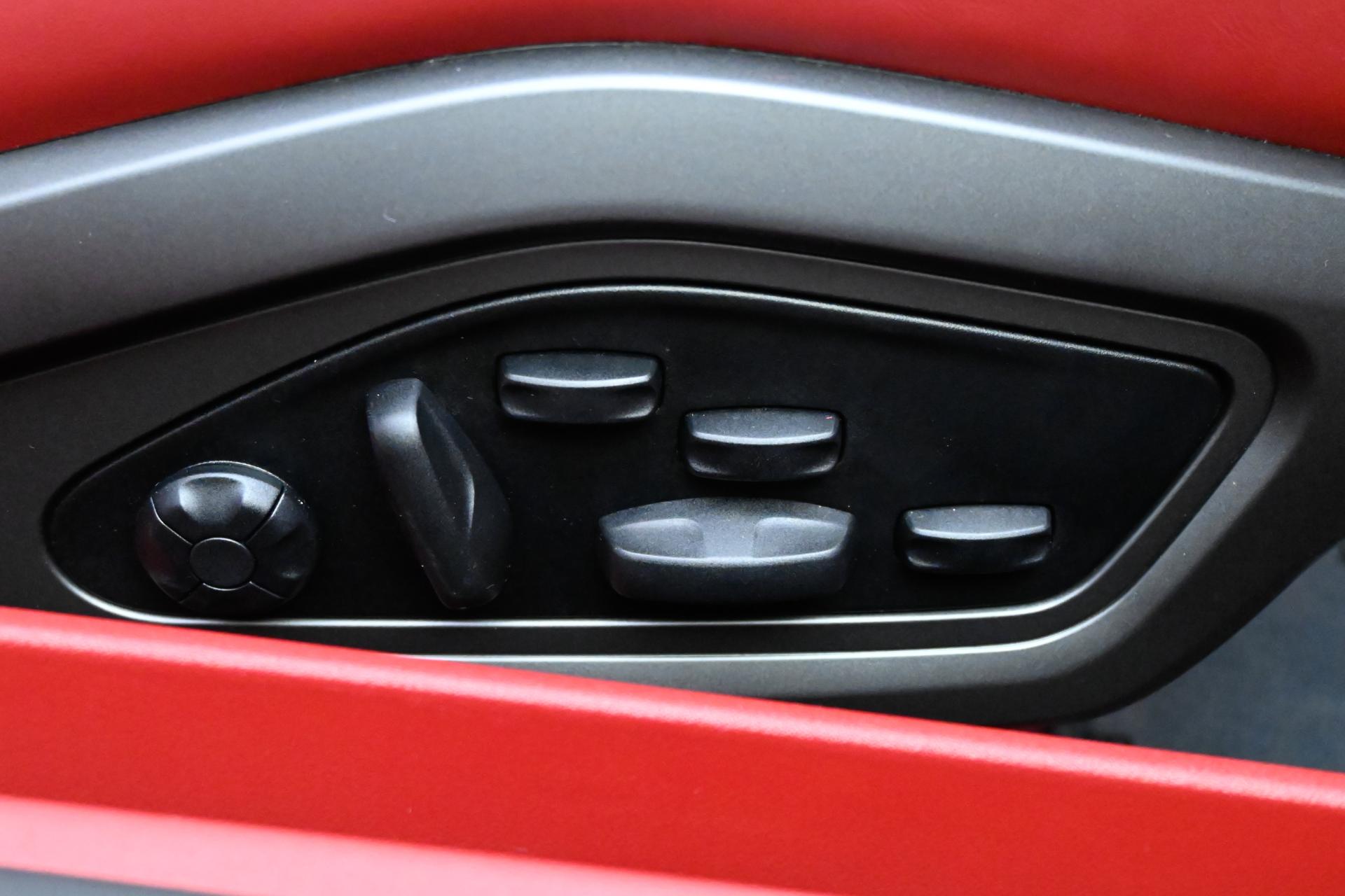 2022 Porsche 911 4 GTS photo 14