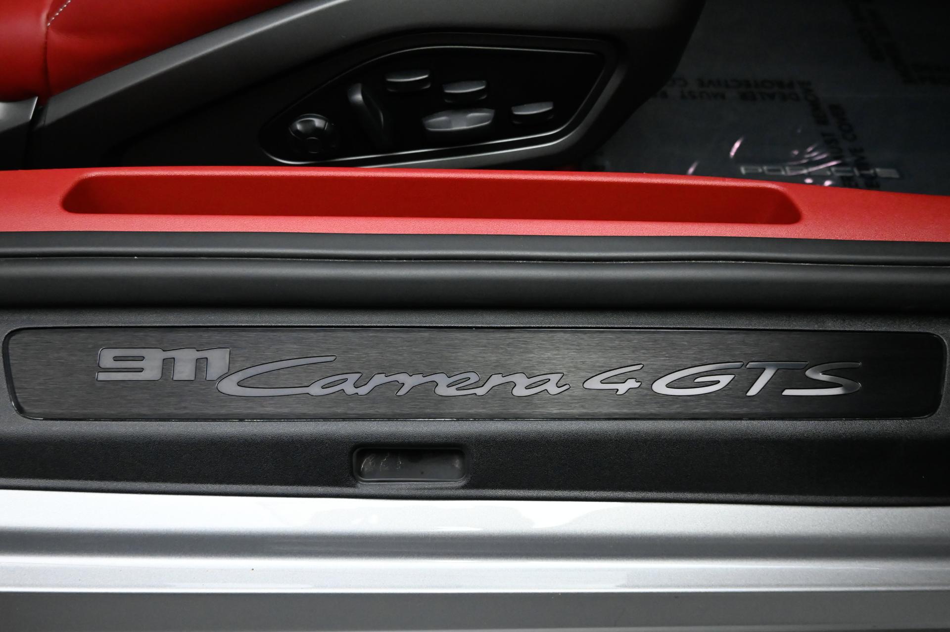 2022 Porsche 911 4 GTS photo 15