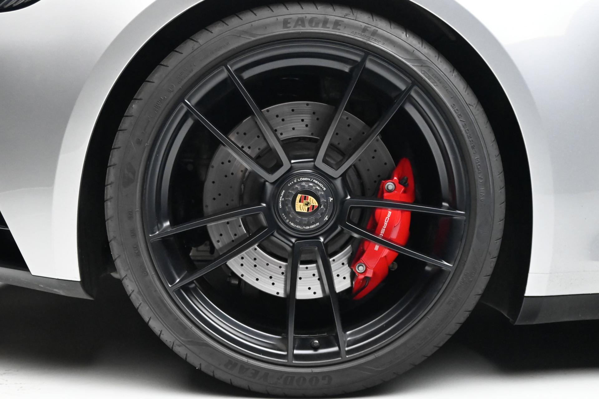 2022 Porsche 911 4 GTS photo 33