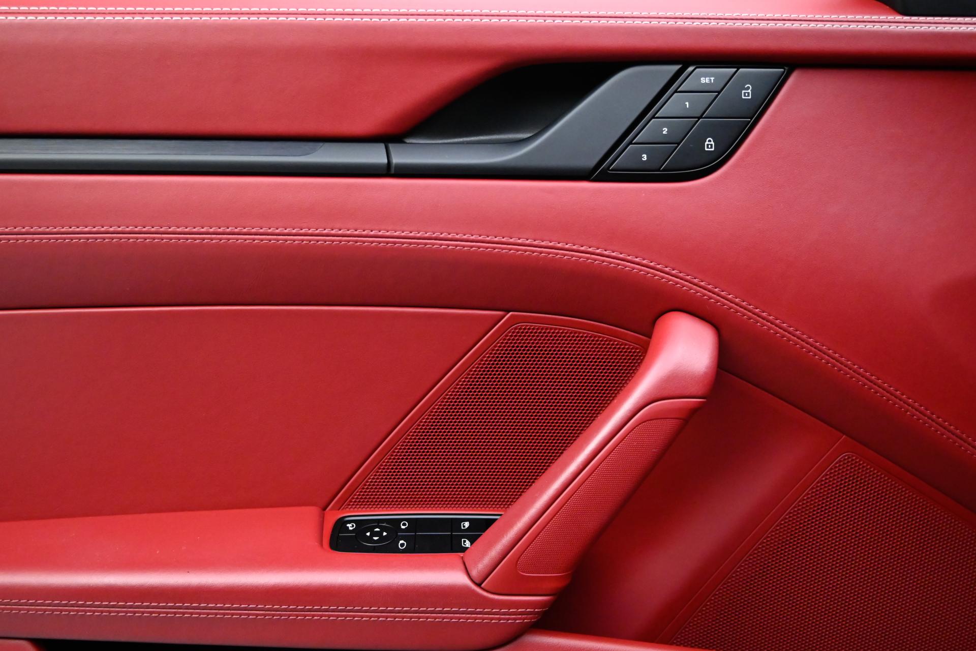 2022 Porsche 911 4 GTS photo 38