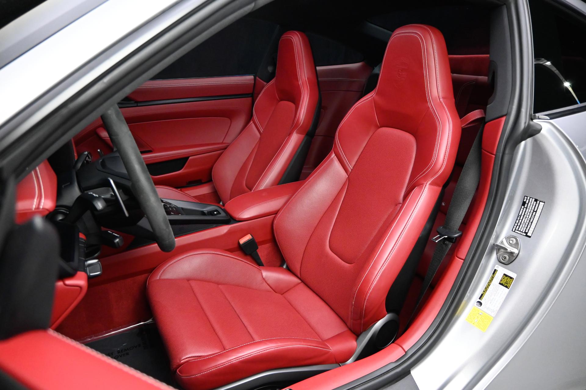 2022 Porsche 911 4 GTS photo 41