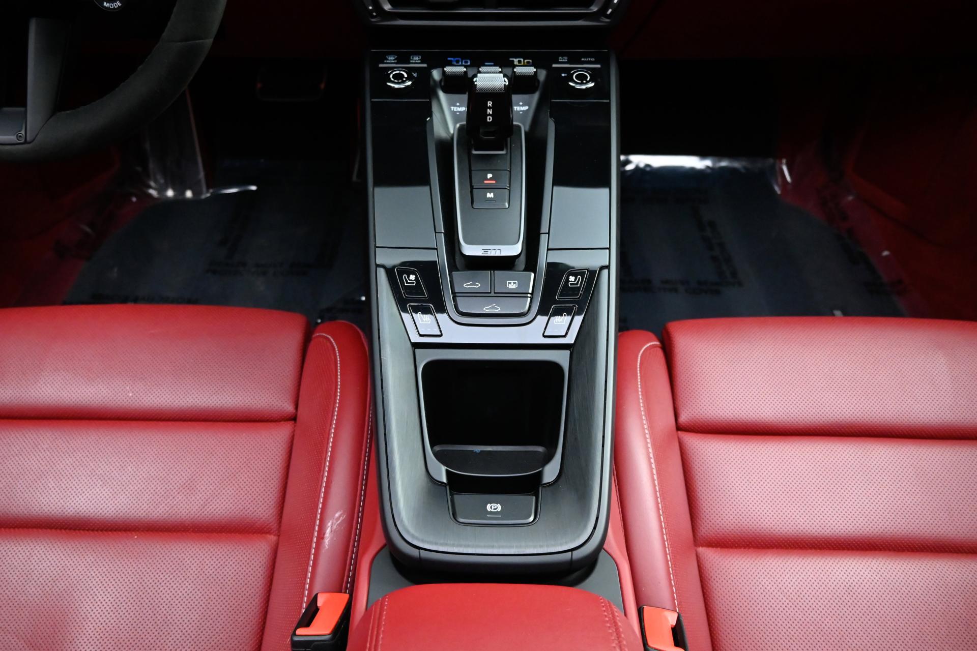 2022 Porsche 911 4 GTS photo 6